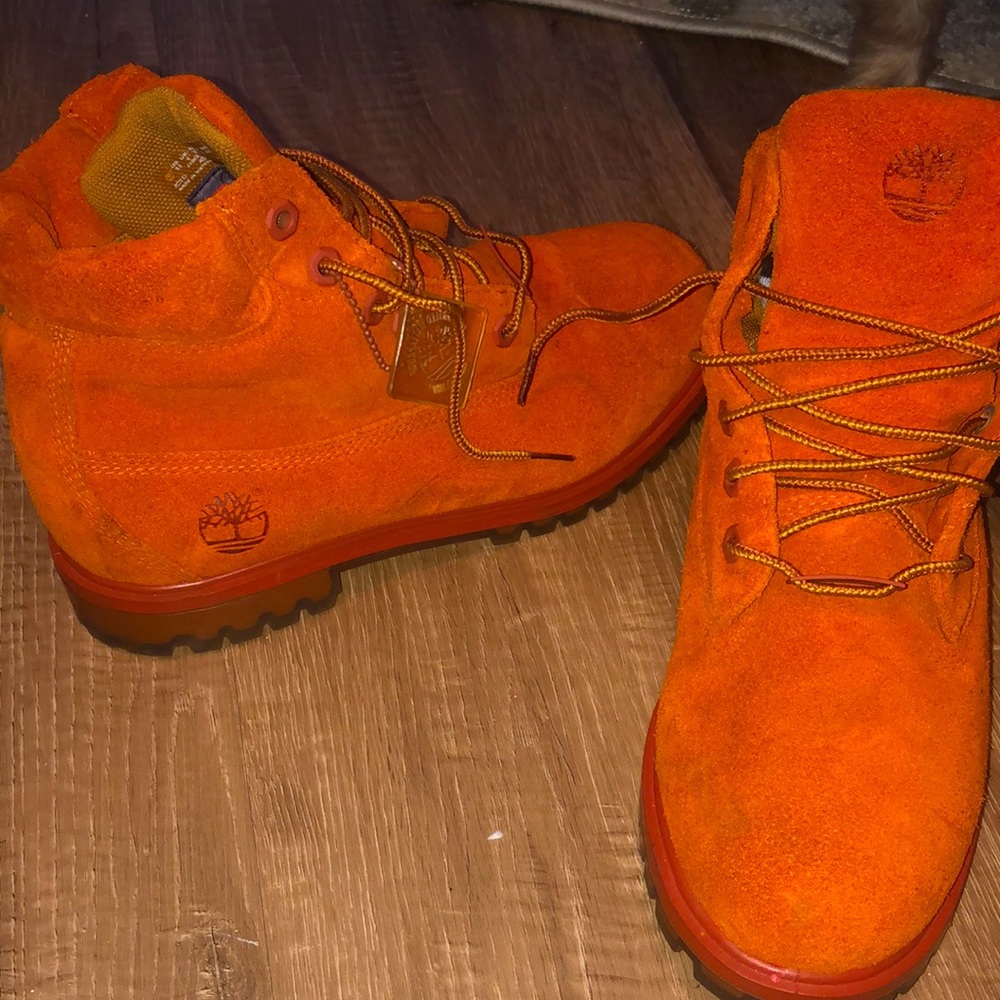 Timbaland boot-burnt orange in mint condition.